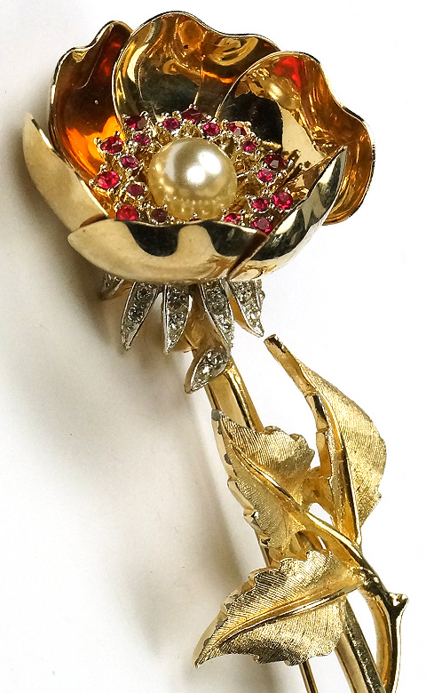 boucher-gold-rubies-and-pearl-flower-with-mechanical-opening-and