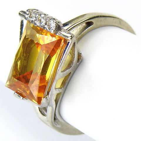 10kt Gold and Citrine Cubic Zirconia Finger Ring