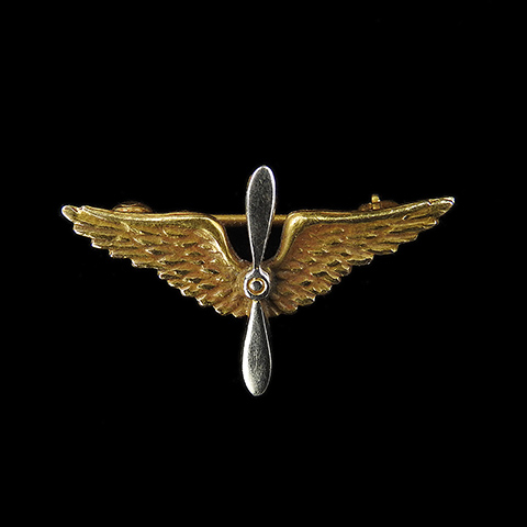 10 Kt Gold WW2 Patriotic US Air Force Insignia Winged Propeller Pin